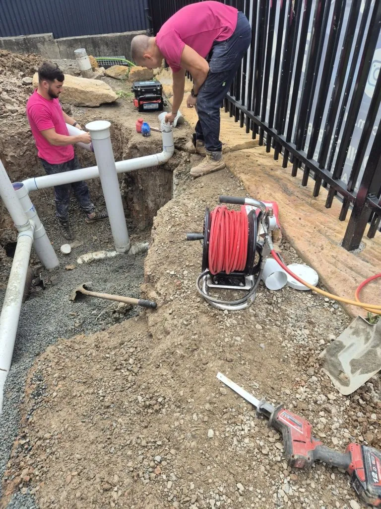 Pink Plumbing at work in Sydney, photo 12